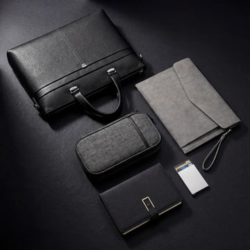 The Office Set: laptoptas, laptophoes, notitieboek en accessoires samen